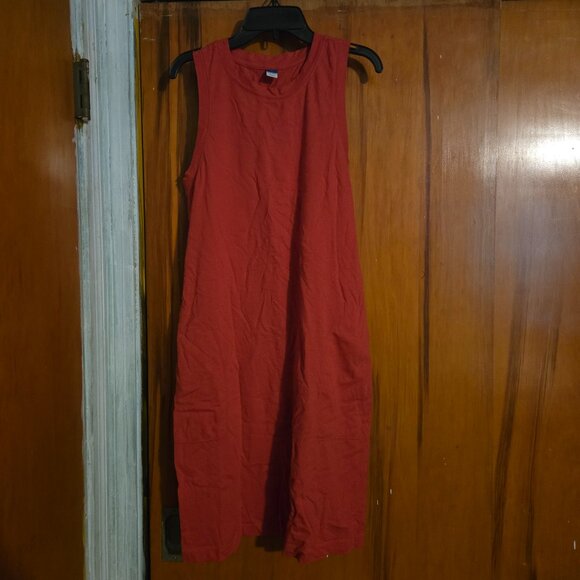 Old Navy Dresses & Skirts - Old Navy Sleeveless Shift Dress – Women's Medium – Red